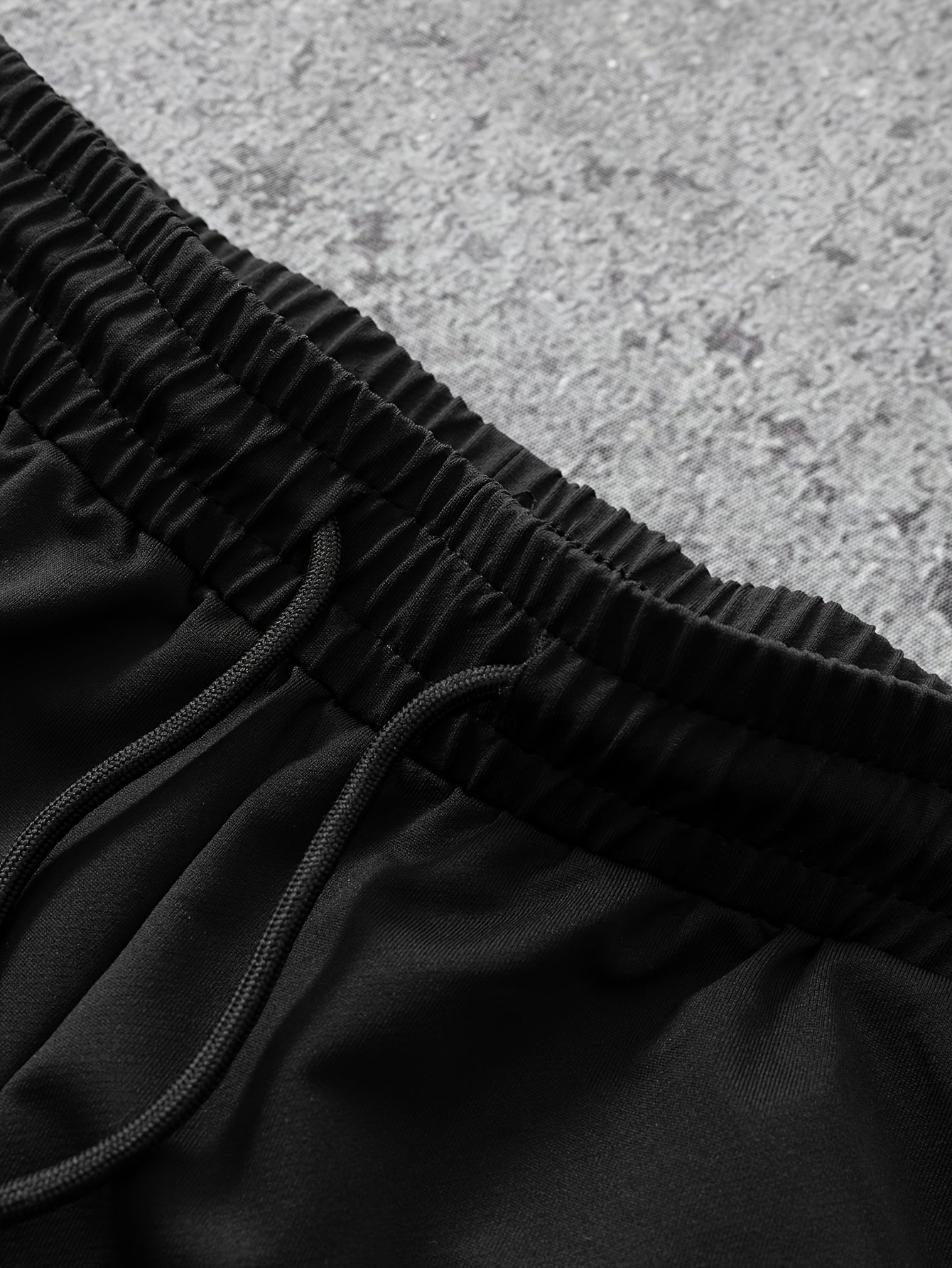 Men'S Black Casual Sports Suit Made of Soft Polyester Fiber, Which Has Good Abrasion Resistance And Is Not Prone to Pilling Or Deformation. It Maintains a Good Appearance Even After Multiple Wears And Washes